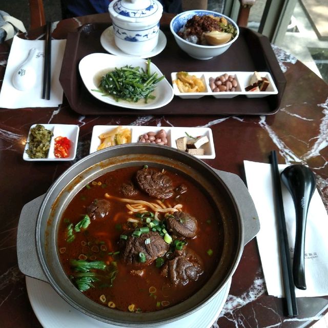 酒窖藏在飯店裡！？ 中壢古華花園飯店