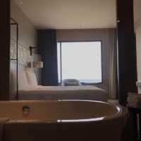 รีวิวพักห้องสวีทอย่างดีที่ Holiday Inn Rayong 