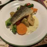 迪士尼大冒險家餐廳入面既半自助餐