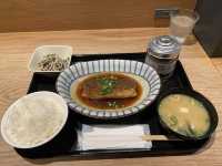 福岡で美味しい魚定食『梅山鉄平食堂』博多店