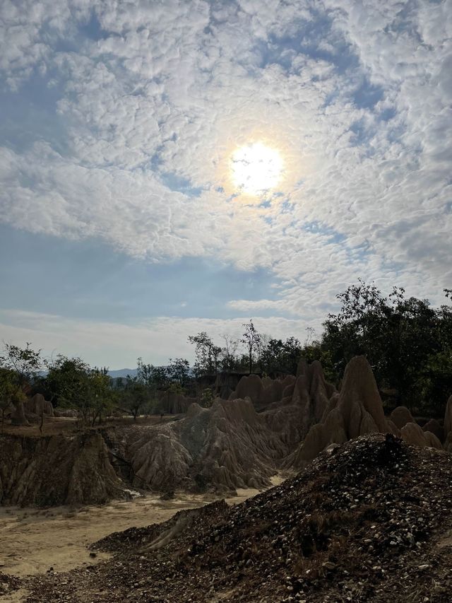 เสาดินนาน้อย และคอกเสือ🏜️🌄