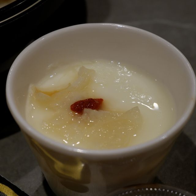 新開張放題之花膠魷魚和甜品都出色 新開張放題之花膠魷魚和甜品都出色