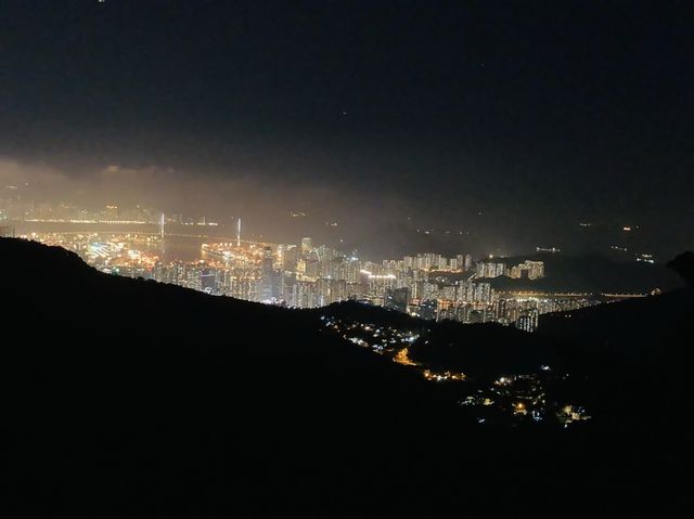 香港最高的山峰-大帽山｜日落。起霧。雲海。晚霞。夜景