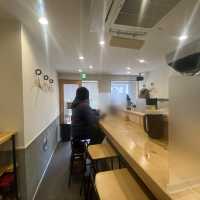 【ピリ辛が堪らない！】東京・三軒茶屋で汁なし坦々麺を堪能！