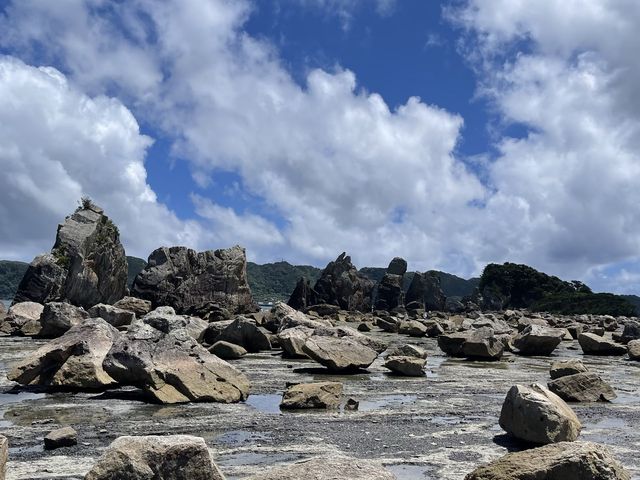 マグマが作った不思議な景観「橋杭岩」