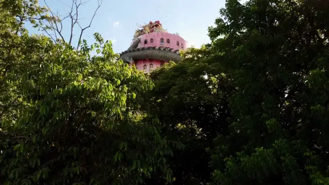 Incredible 80-meters tall dragon temple