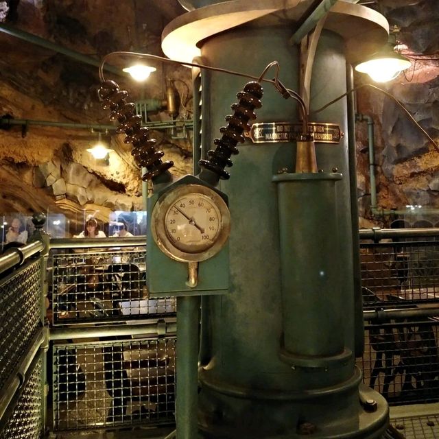 東京ディズニーシーの洞窟レストラン