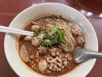 ก๋วยเตี๋ยวร้านแวะเวียน