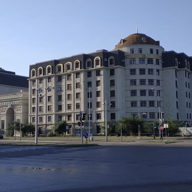 Frantsuzskiy Kvartal - complex in Astana