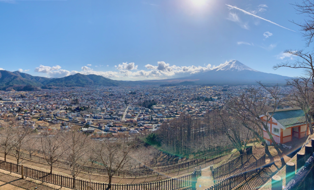 遠眺富士山 新倉淺間公園