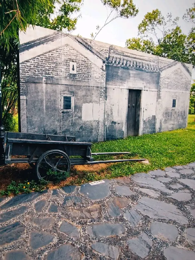 Futian diorama: Tale of development