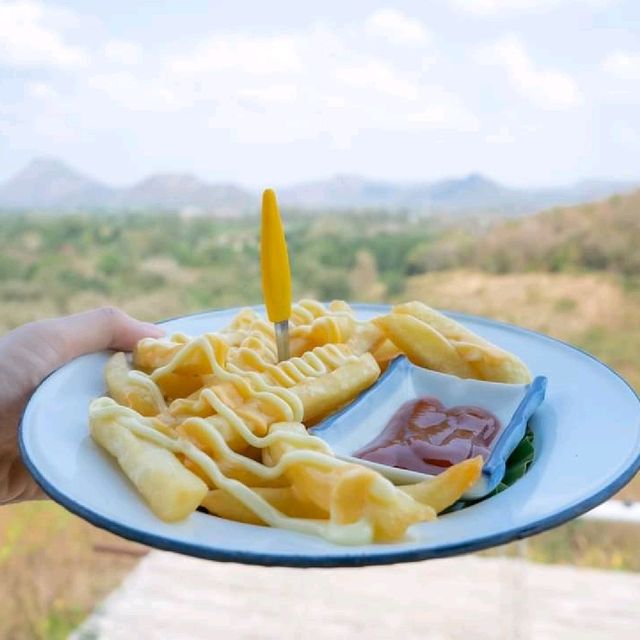 ต้นไม้ใบหญ้า Cafe' at แก่งกระจาน 🏕