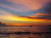🌅เดินเล่นชิลๆ รอดูพระอาทิตย์ตกดินที่หาดป่าตอง