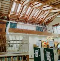 ど迫力！イリエワニの剥製と記念撮影できる図書館　京都市動物園