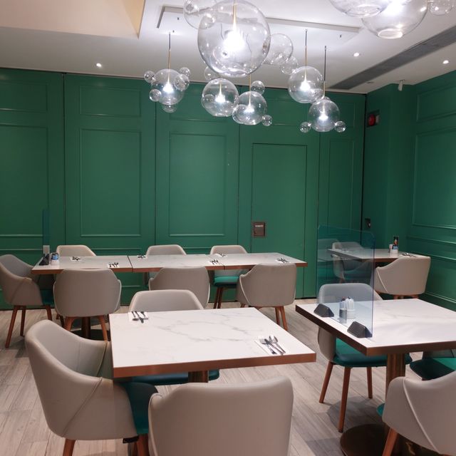 半生蠔刺身任食-觀塘智選假日酒店Walter Bistro 