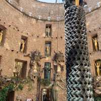 ชมผลงานศิลปะของ Dali ที่เมือง Figueres