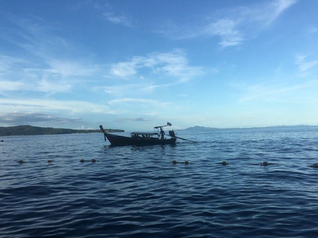 snorkelling In phi phi island 