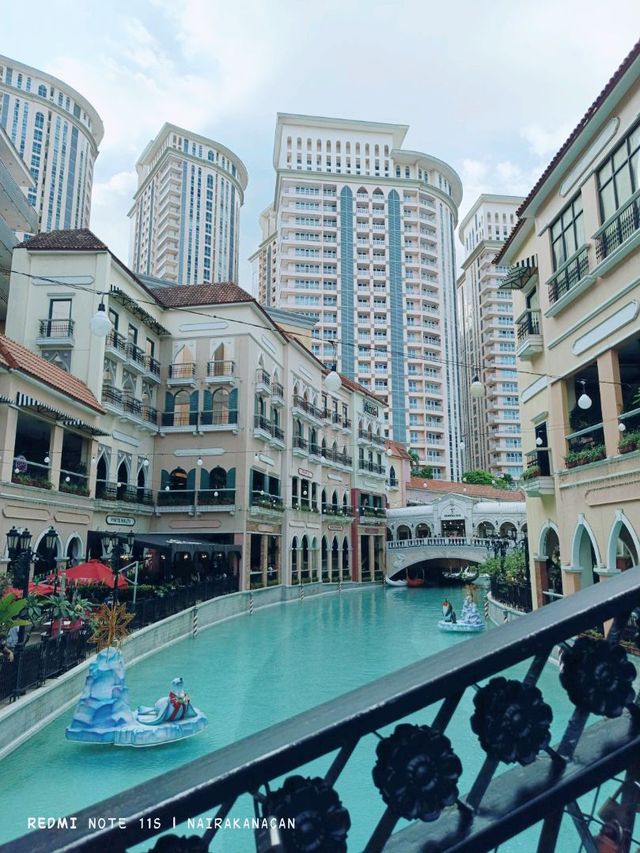 VENICE GRAND CANAL MALL ,TAGUIG