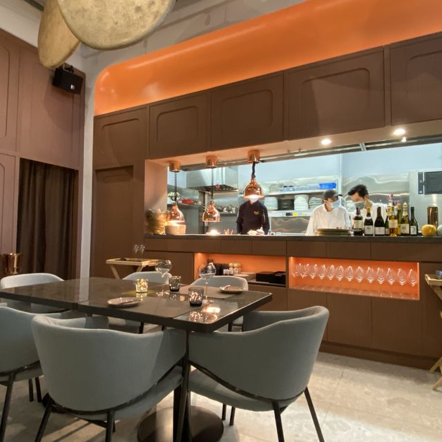 純白打卡門口~ 銅鑼灣性價比高fine dining 🌟 純白打卡門口~ 銅鑼灣性價比高fine dining 🌟