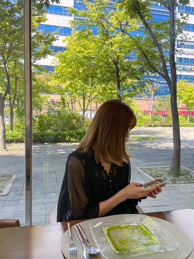 고급스러운 분위기 좋은 코스요리 양식집 “마노”
