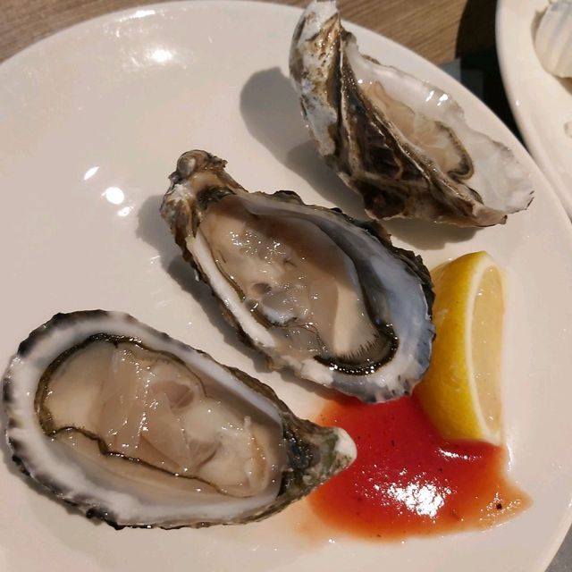 "銅鑼灣海景餐廳"