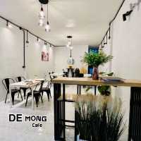 DE MONG CAFE