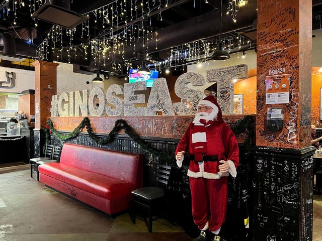 Gino’s Pizza - Chicago Style Pizza Place