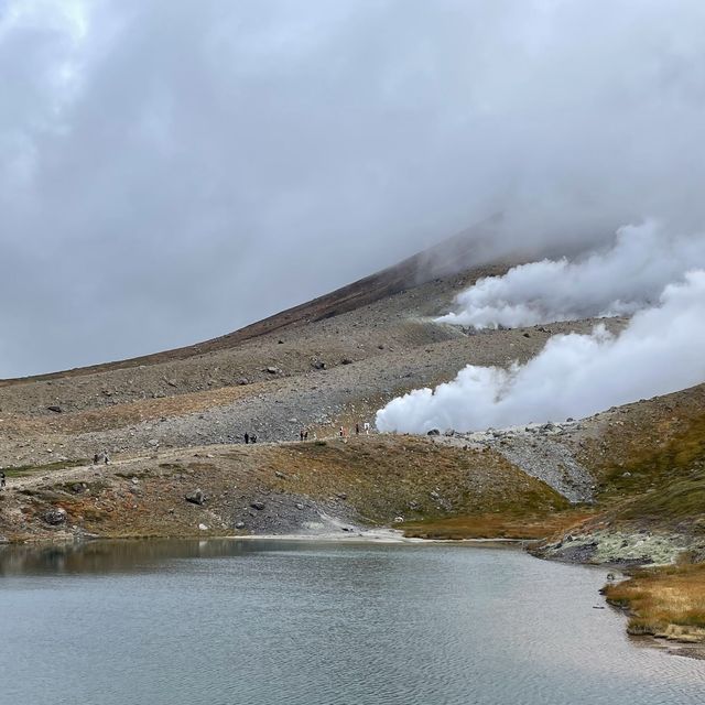 北海道　旭岳の噴気孔