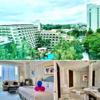 Shangri-La Valley Wing Pool View deluxe room