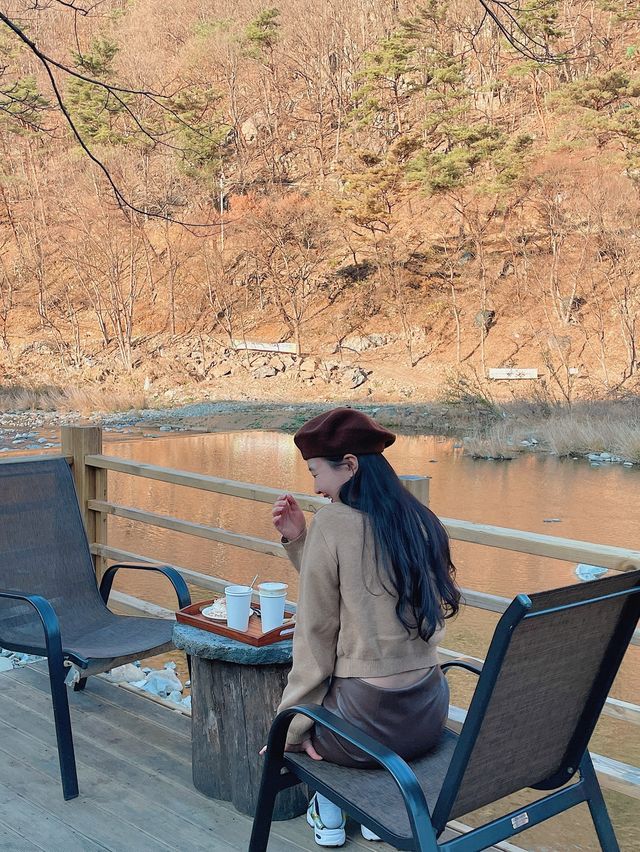 단장천이 흐르고 있는 아름다운 밀양 카페 "단장면 커피로스터스" 