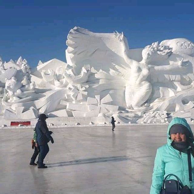 ice and snow sculture