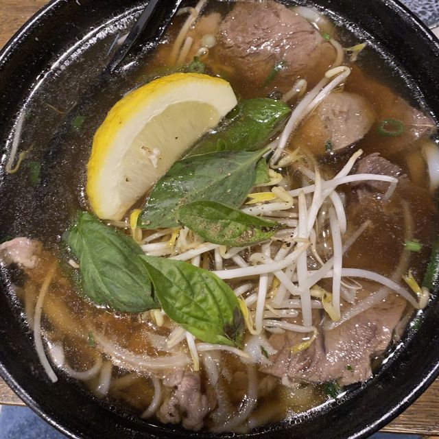 시드니 마스코트 역 근처에서 만난 쌀국수집! 😋
