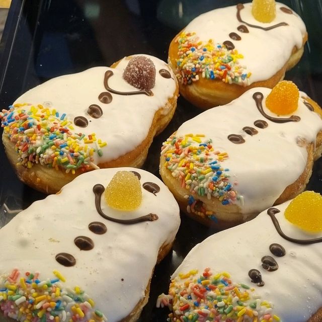 Mr.HaPpY at Dunkin