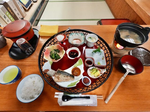 雨情の宿新つた 