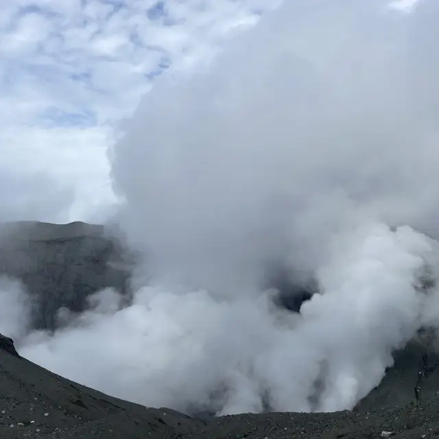 【阿蘇の旅】噴火口と米塚、それと赤牛丼！