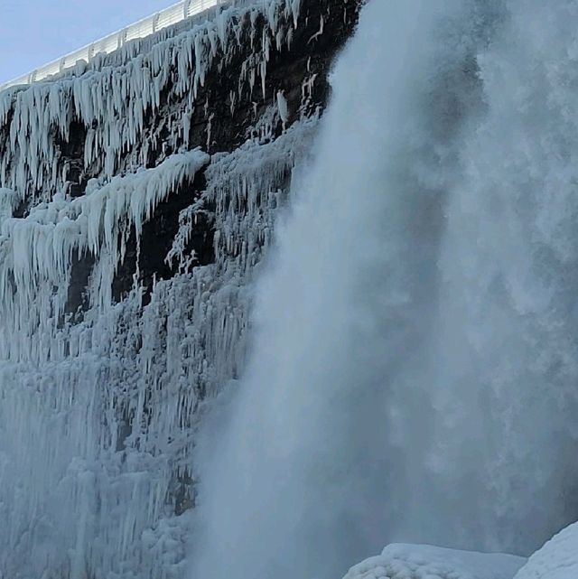 Snowy Niagara 