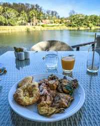 I was fooled by the Banyan Tree Phuket, a thirty-year-old hotel that still manages to surprise me like this?