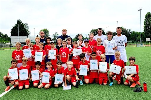Osterferien-Fußballcamp mit Ex-Profi Björn Brunnemann! ⚽ | Playground Berlin