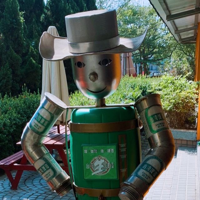 竹南啤酒觀光工廠｜苗栗｜巨大啤酒瓶打卡景點