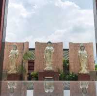 TEN THOUSAND BUDDHAS MONASTERY