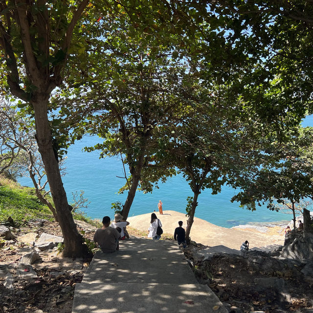 นั่งชิมริมทะเลที่ช่องเขาขาด เกาะสีชัง