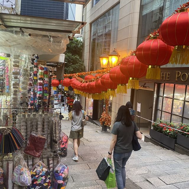 石板街的節日氣氛