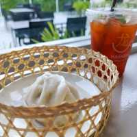หลงหลักพี่ คาเฟ่ริมน้ำ