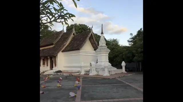 Evening walking at Wat Khili 