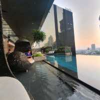 พาชม Swimming Pool @ Eastin Grand Sathorn