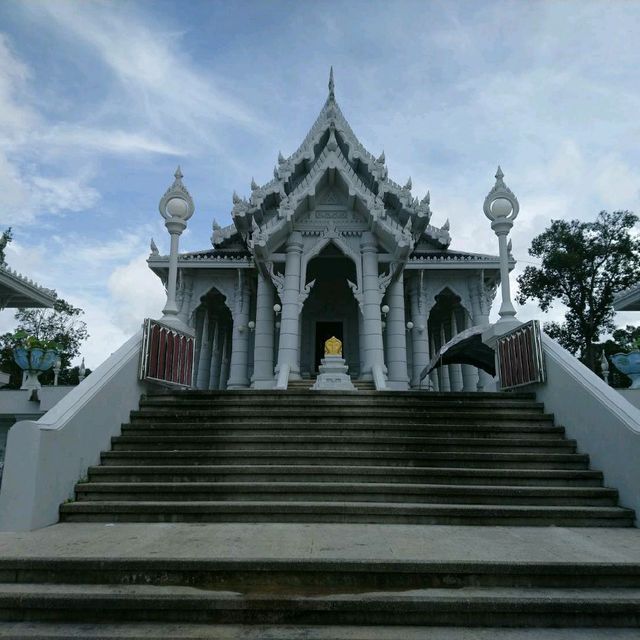 วัดแก้วโกรวาราม​ กระบี่