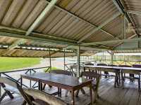 ร้านอาหารพื้นเมืองริมน้ำ จ. สุราษฎร์ธานี