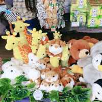 サファリパークのお土産店　姫路セントラルパーク