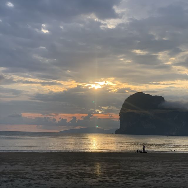 หาดปากเมง ทะเลแสนสุข