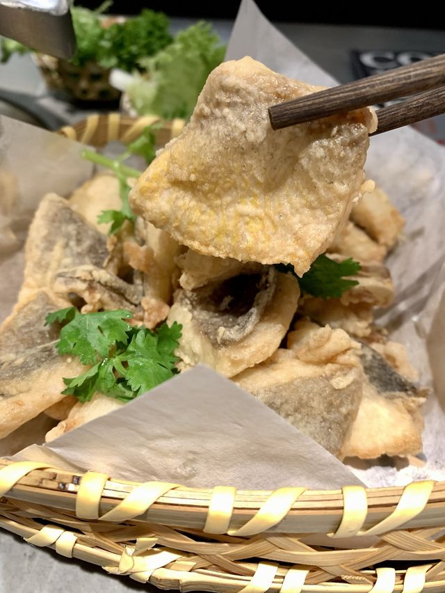 【✨湊湊火鍋店🍲 可愛企鵝造型墨魚丸 任添鴨血豆腐😻 仲有夜市遊戲區😆】